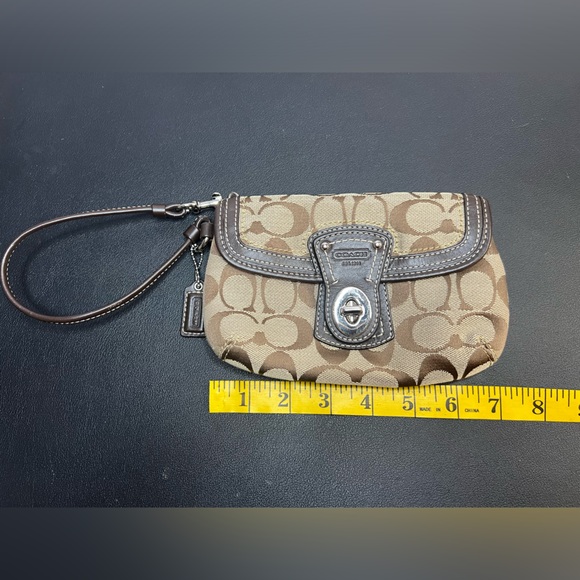 Coach Signature C Wristlet - Picture 10 of 11